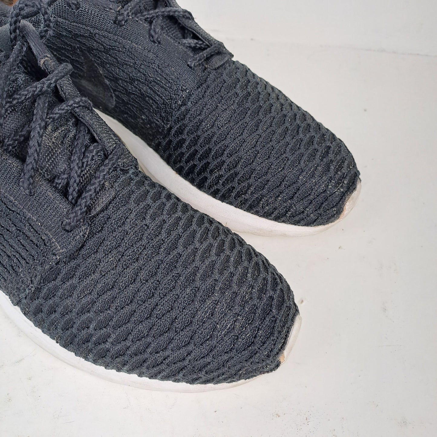 Nike Meeste Roshe NM Flyknit Mustad Tossud Suurus 42