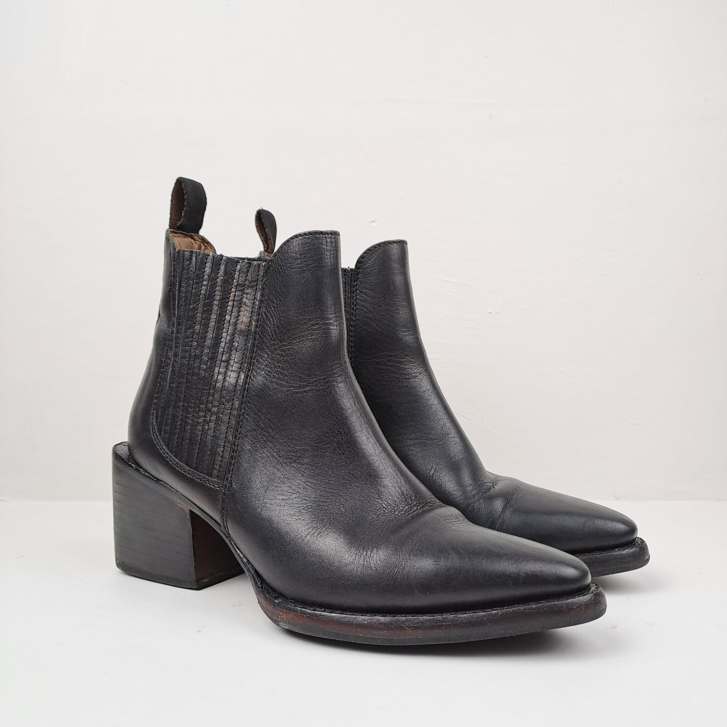 Sutro Naiste Chelsea Poolsaapad Suurus 37