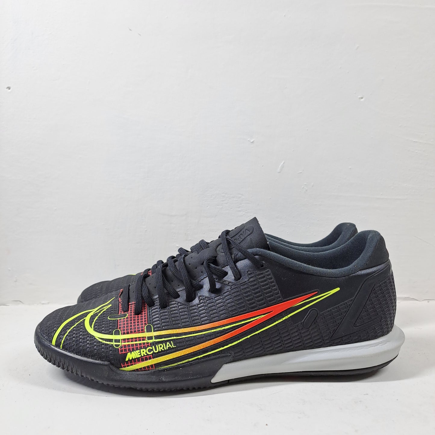Nike Mercurial Vapor 14 Tossud Saaliputsad Suurus 40.5 