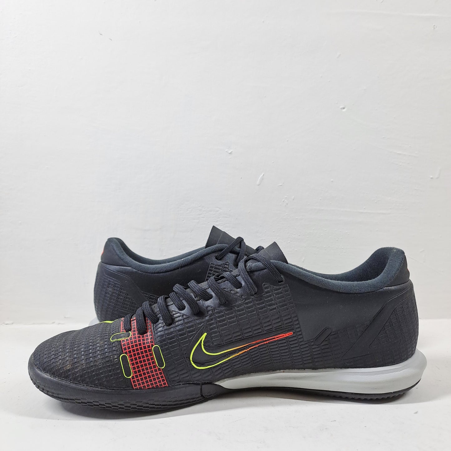 Nike Mercurial Vapor 14 Tossud Saaliputsad Suurus 40.5 