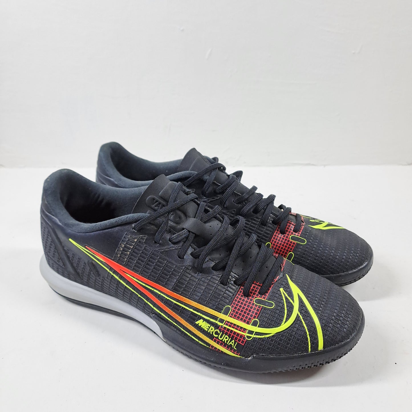 Nike Mercurial Vapor 14 Tossud Saaliputsad Suurus 40.5 