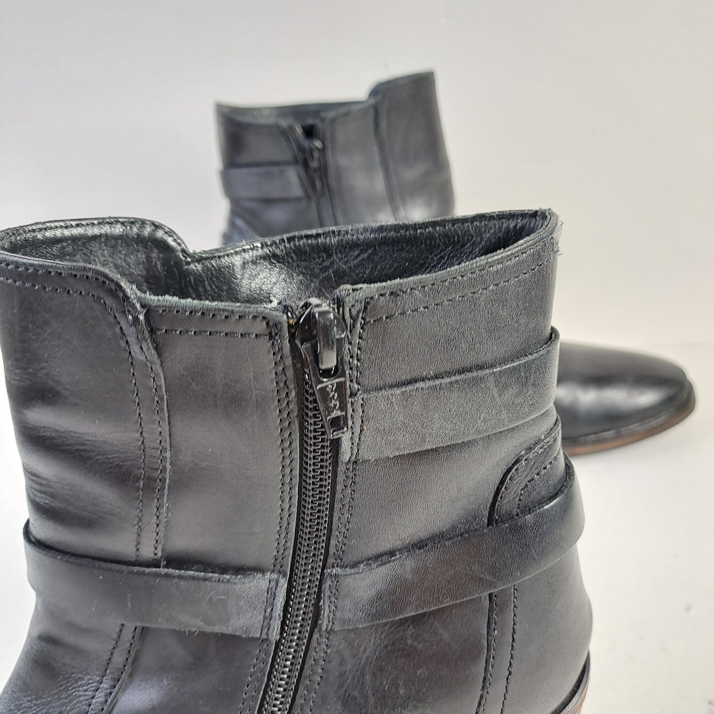 ESPRIT Naiste Mustad Poolsaapad Suurus 40