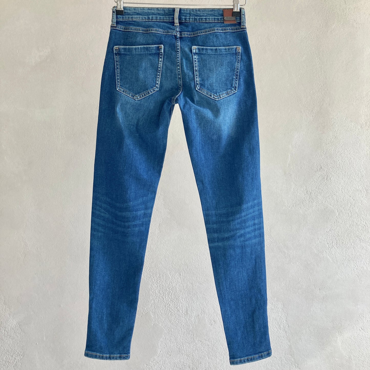 Zara Naiste Kitsad Teksad Suurus 34