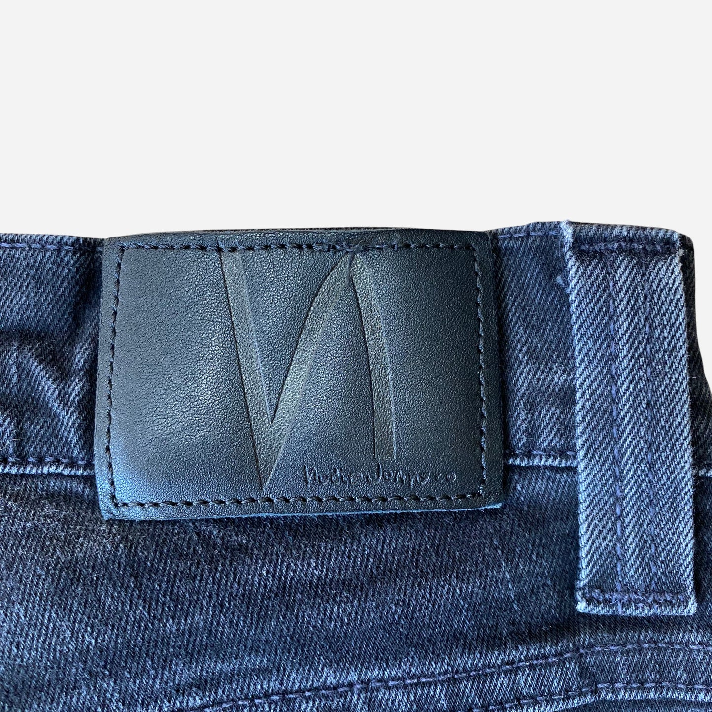 Nudie Jeans Meeste Grim Tim Mustad Teksad Suurus W31/L32 