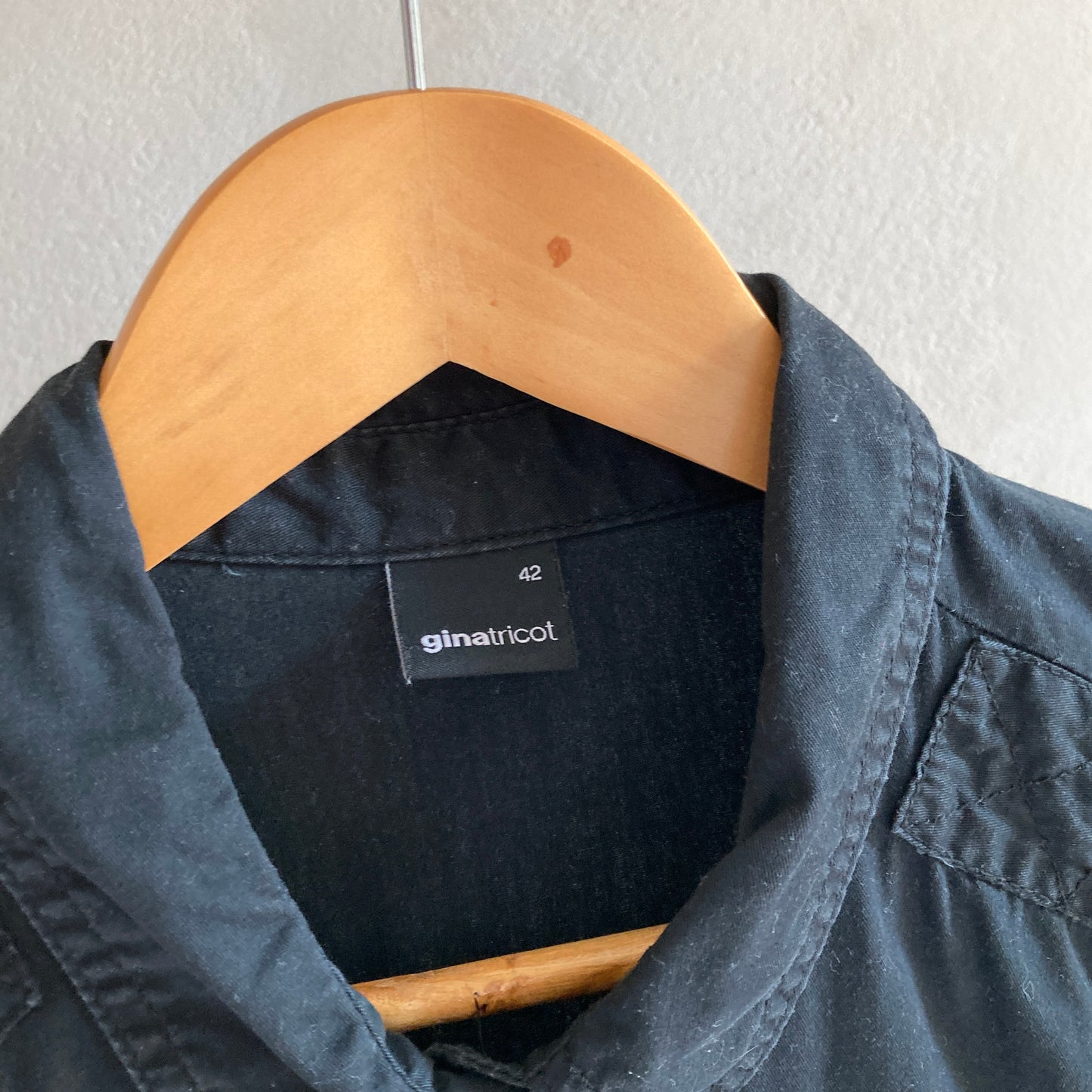 Gina Tricot Naiste Militaar Stiilis Särk Suurus 42