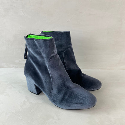 Urban Outfitters Womens Velvet Ankle Boots Size 39