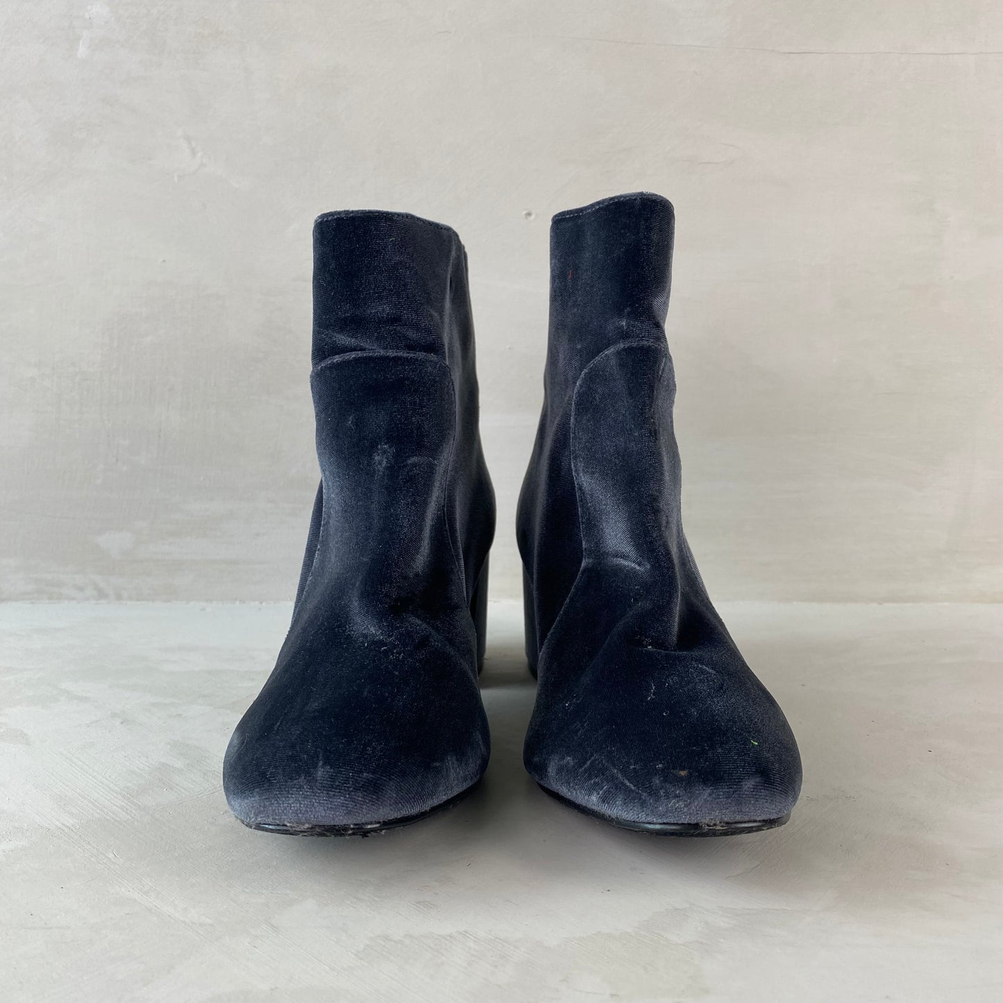 Urban Outfitters Womens Velvet Ankle Boots Size 39